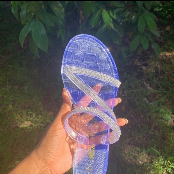 Cinderella clear strap sandals - Picture 2 of 3